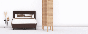 erkendmatras boxspring hoofdbord banen stof bruin slaapkamer