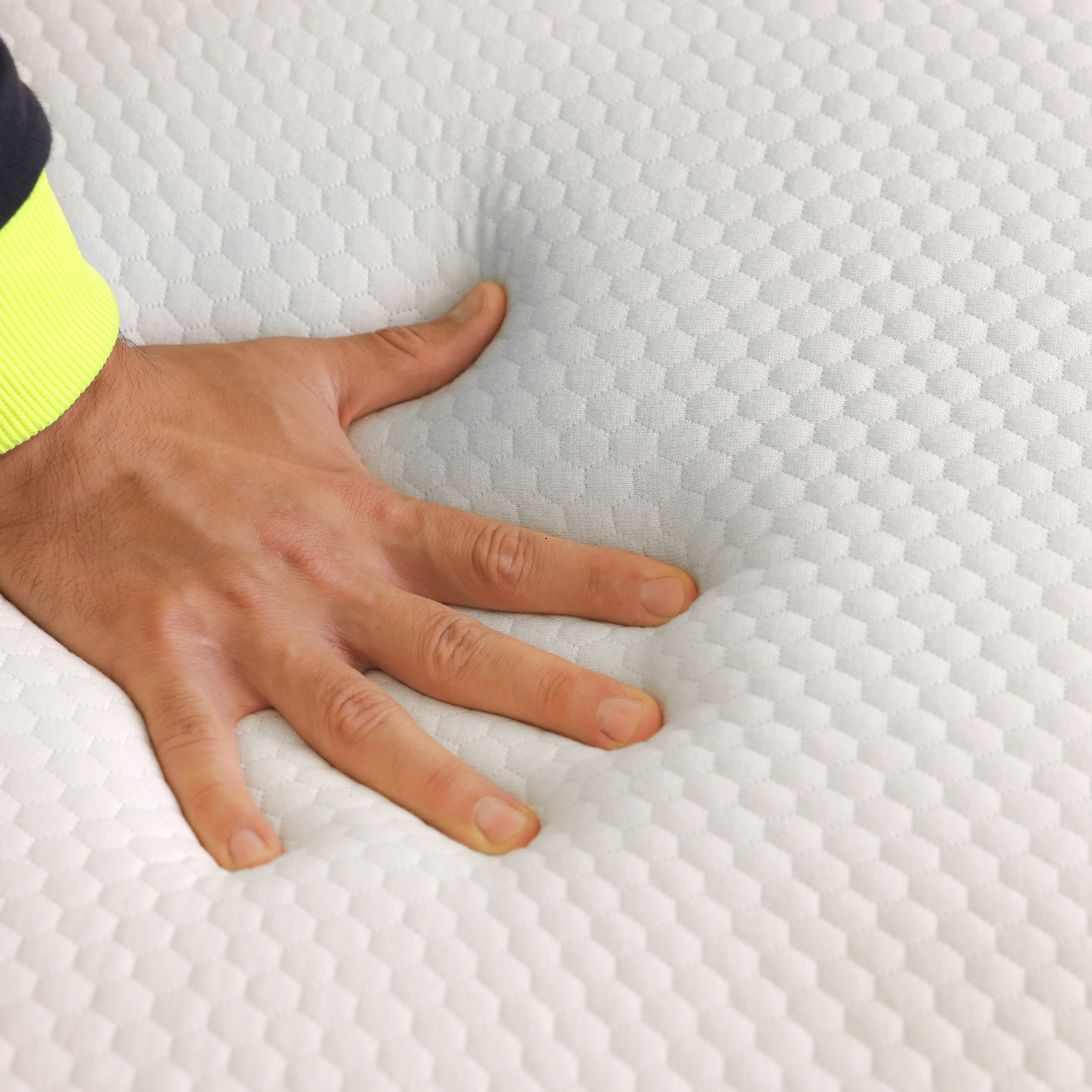 Hand op Swiss Sense topper