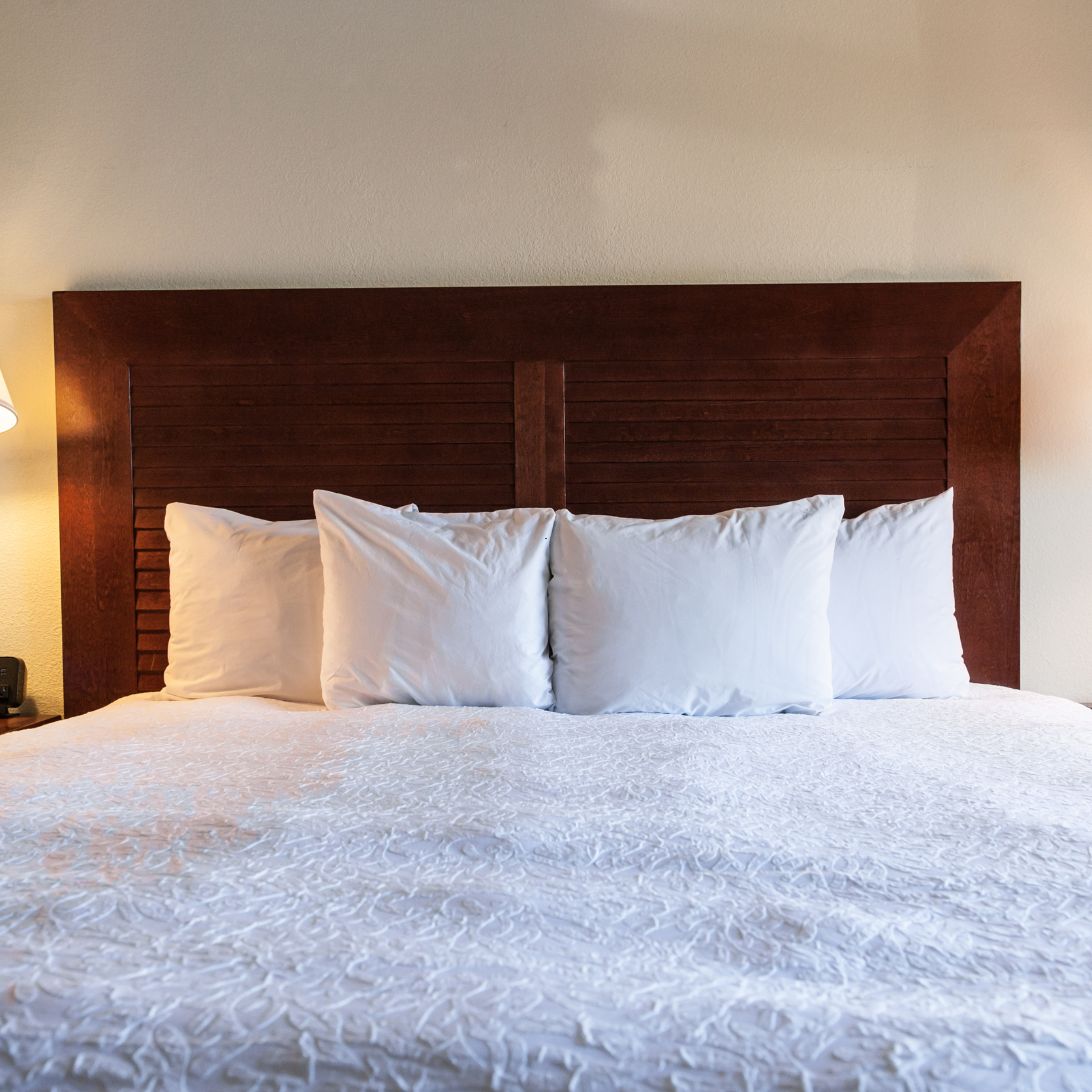Matras 200 x 200 1 Opgedekt bed met matras 200 x 200 centimeter