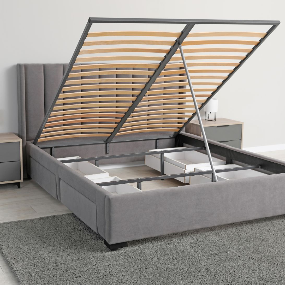 Boxspring met opbergruimte, te koop in de buurt van Etten-Leur